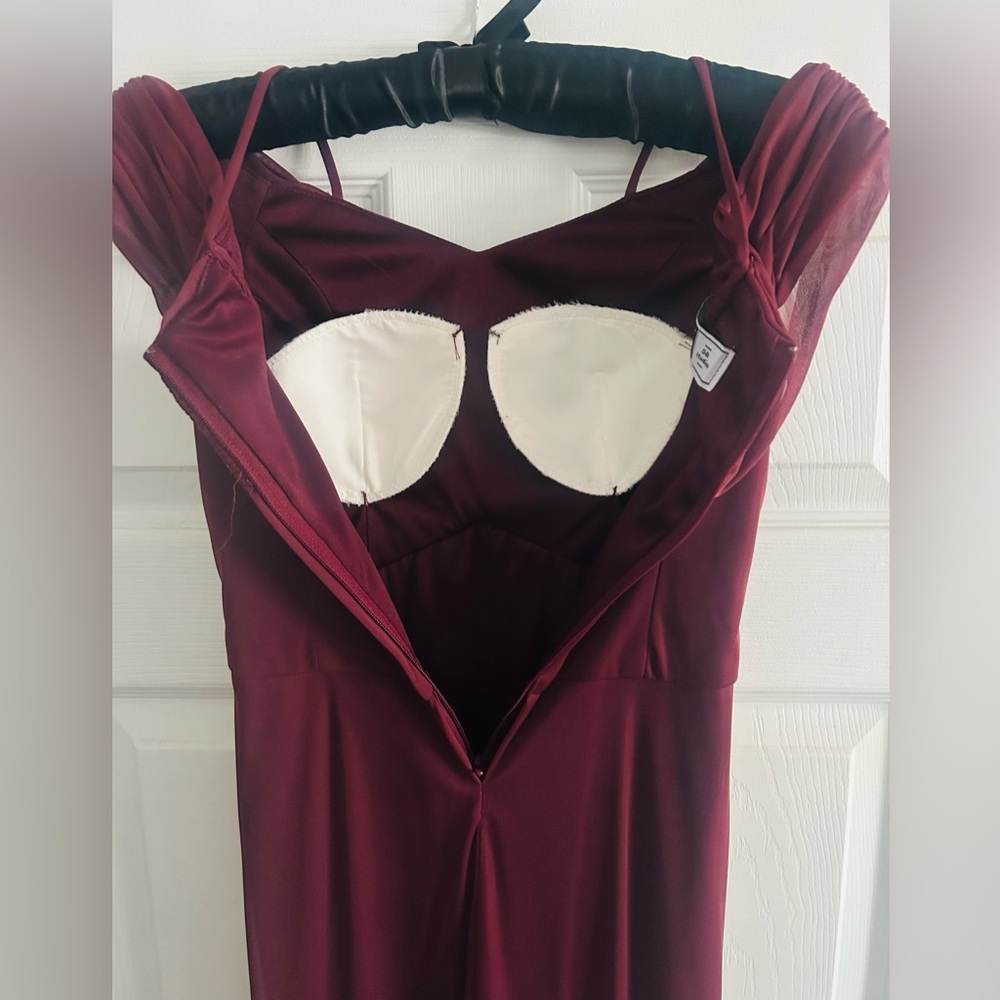 Crisscross Off-Shoulder Girls Junior Bridesmaid dress, sewn in bra, size 10 - Picture 7 of 9